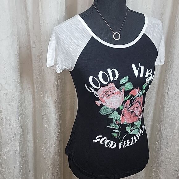 Good Vibes Black T-Shirt - Picture 2 of 12